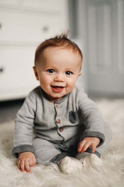 Bébé qui découvre